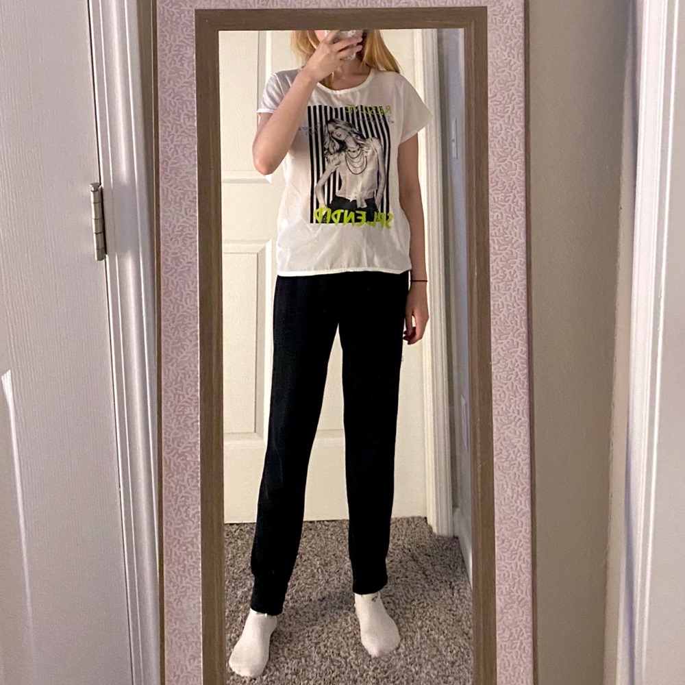 Black and white, picture shirt